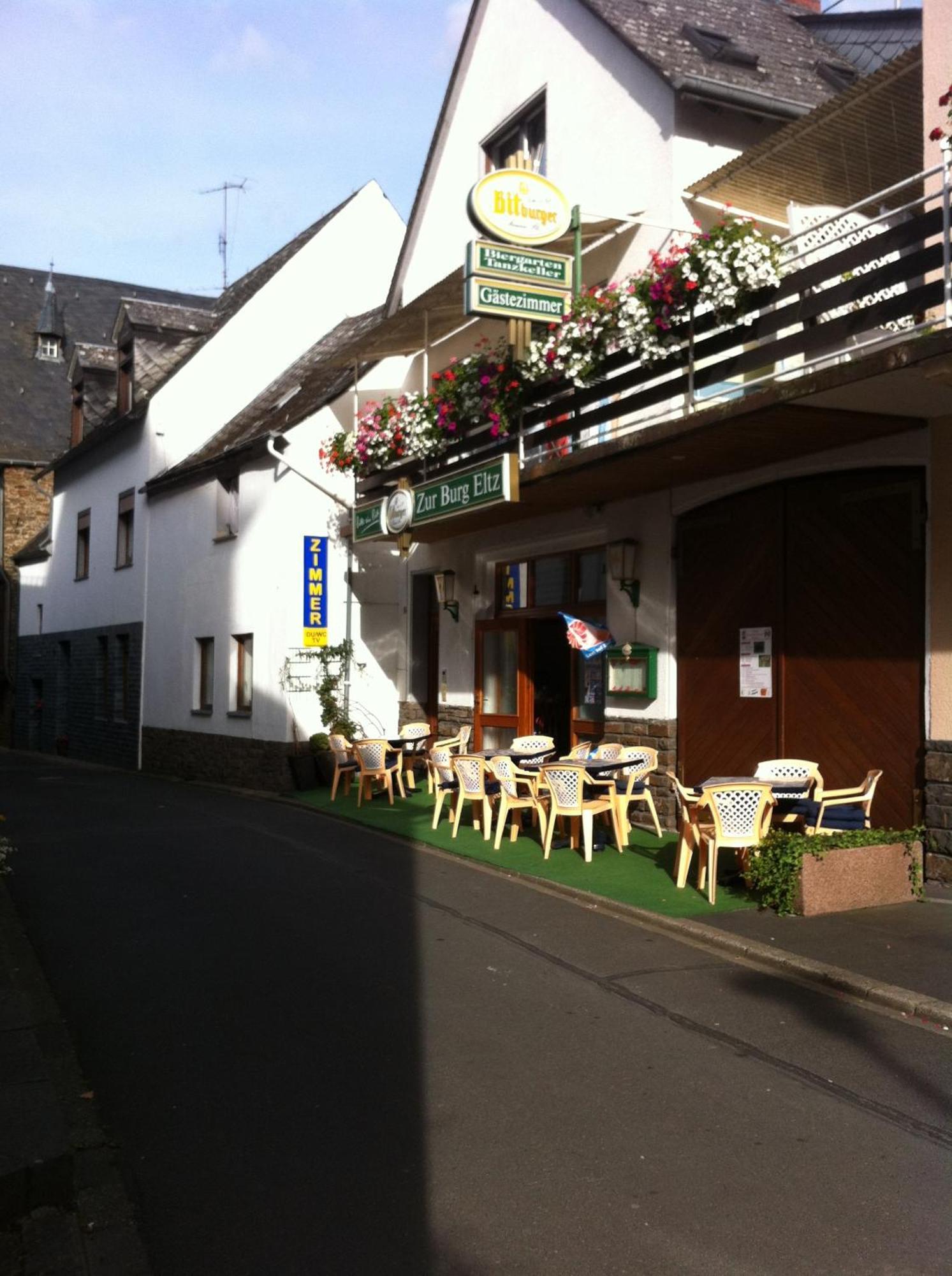 Zur Burg Eltz Hotel Moselkern Exterior foto