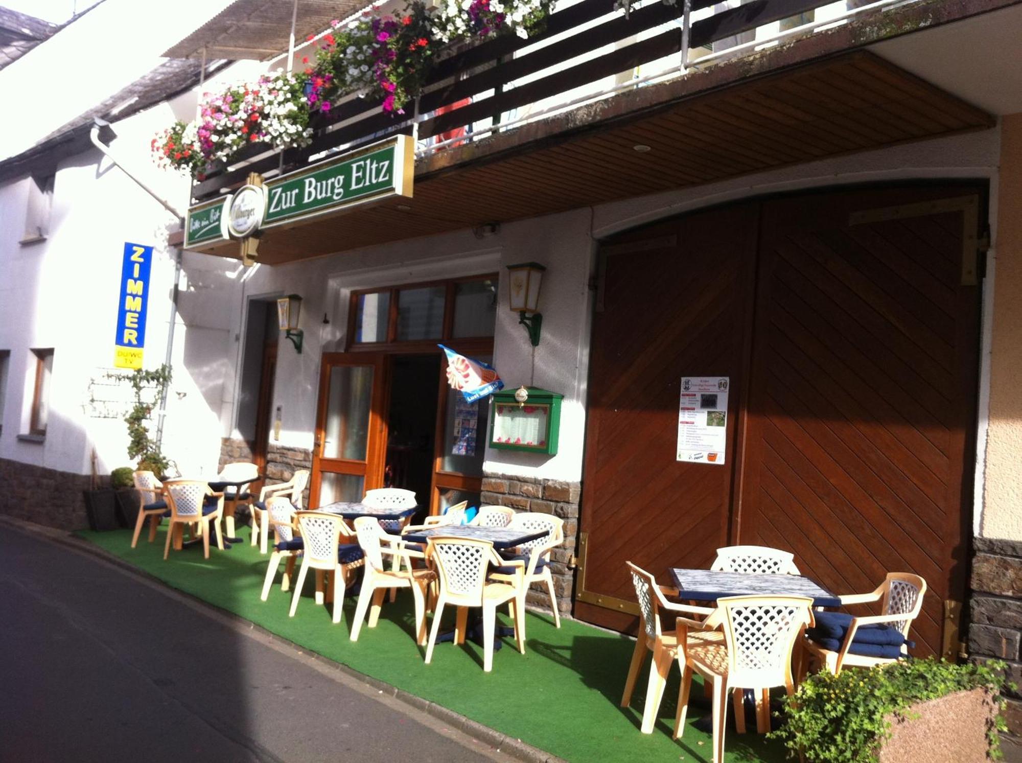 Zur Burg Eltz Hotel Moselkern Exterior foto