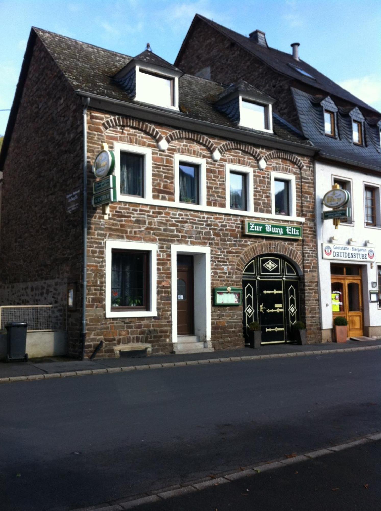 Zur Burg Eltz Hotel Moselkern Exterior foto